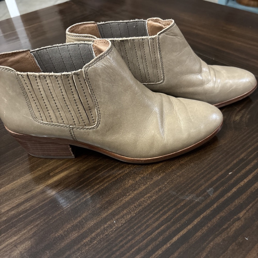 Madewell Spencer Taupe Chelsea Slip On Leather Ankle Boots Sz 8.5 Cowgirl